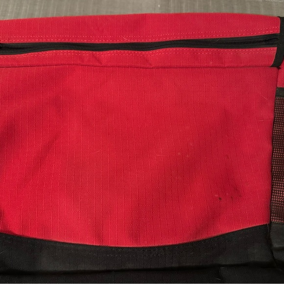 E! Entertainment Network Computer Bag with Removeable Strap - Picture 5 of 5